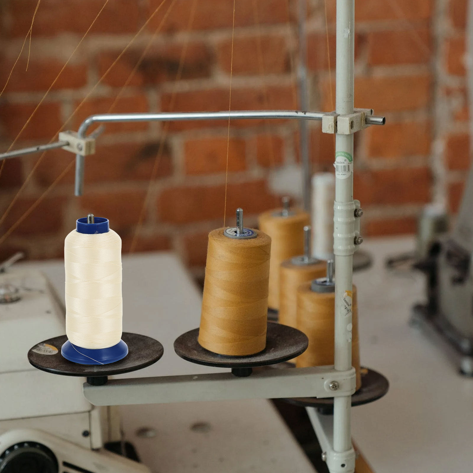 3000 Yards Light Blue Glow in  - Embroidery Stitches recension och pris