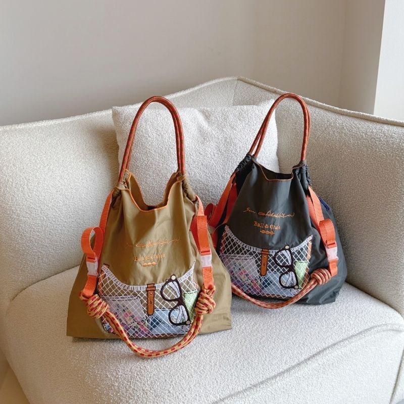 New Style Women's Shoulder Bag - Embroidery Cat recension och pris