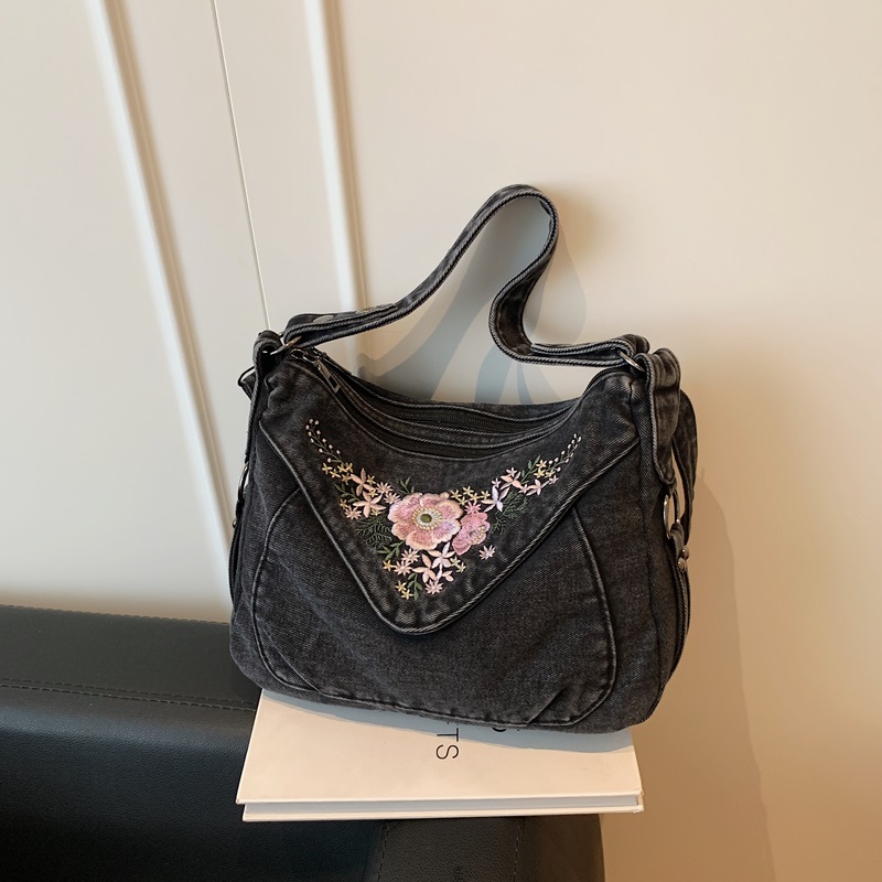 Vintage Denim Crossbody Should - Embroidery Fish recension och pris