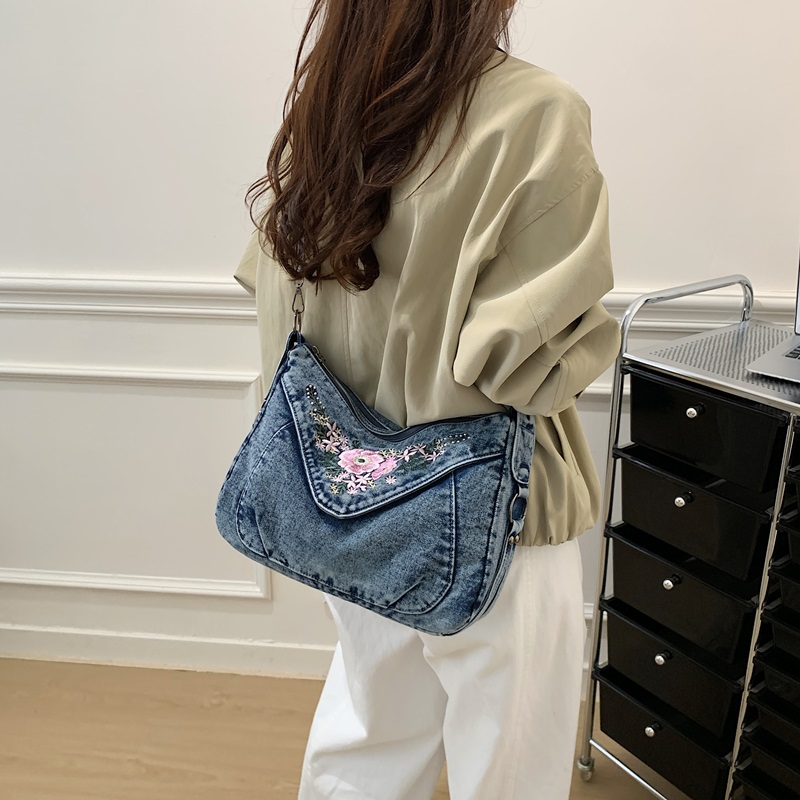 Vintage Denim Crossbody Should - Embroidery Fish recension och pris