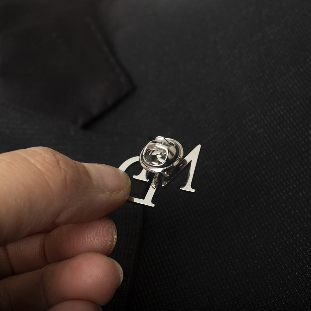 Tangula Custom Initials Brooch - Embroidery Initials recension och pris