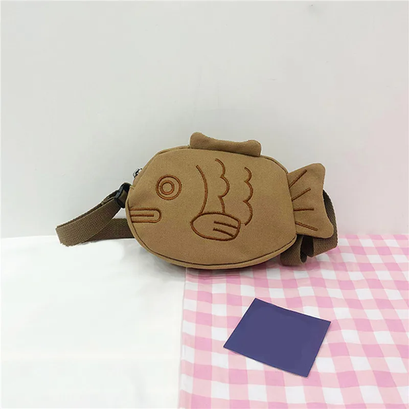 Fish Shape Canvas Messenger Ba - Embroidery Fish recension och pris